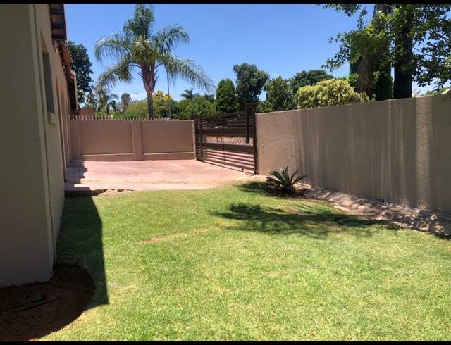 5 BEDROOM FREEHOLD FOR SALE IN THE ORCHARDS